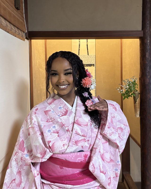 Marwo in a pink kimono in Japan
